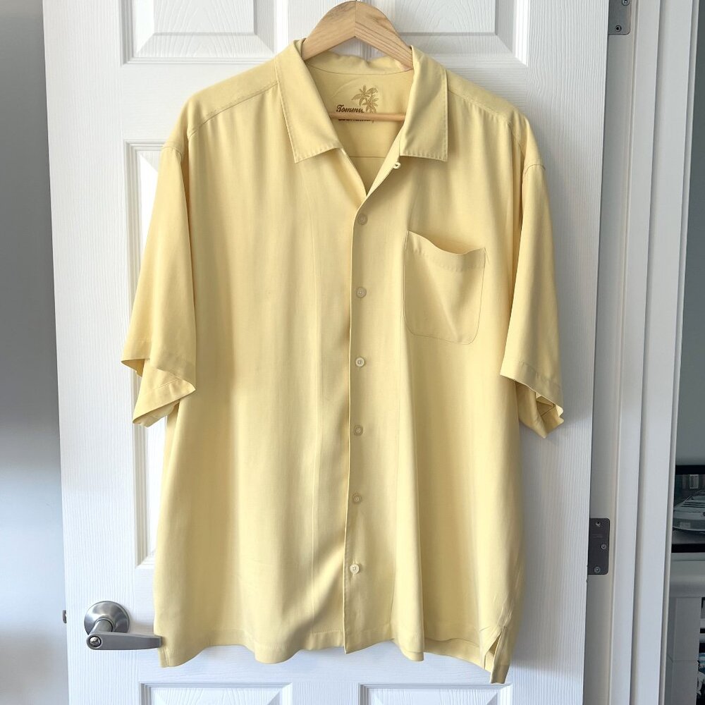 Yellow Tommy Bahama Short Sleeve 100% Silk Shirt!